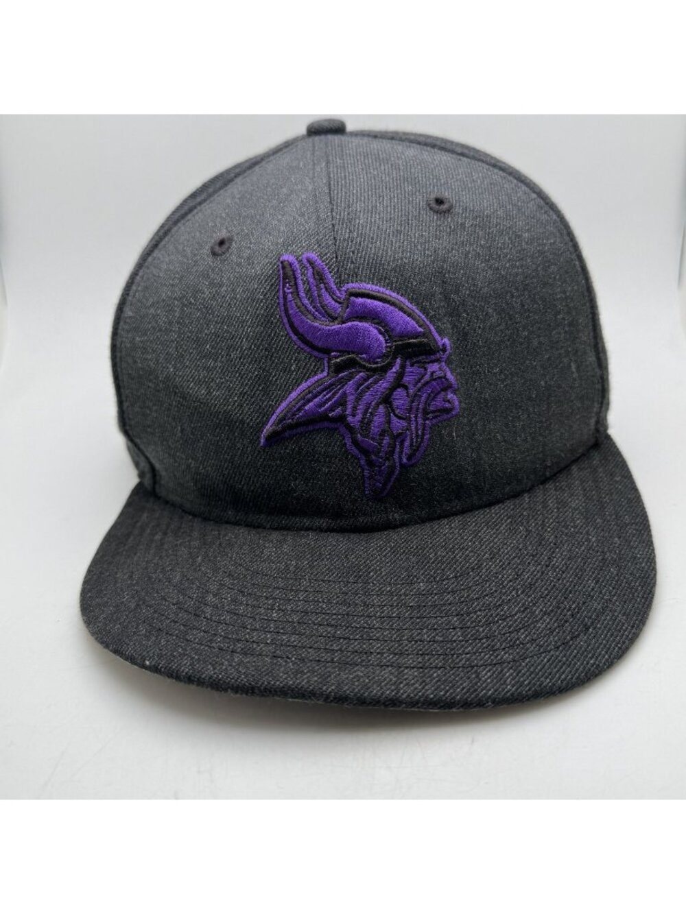 Minnesota Vikings Fitted Hat Cap New Era 59FIFTY Size 8 Gray Purple NFL